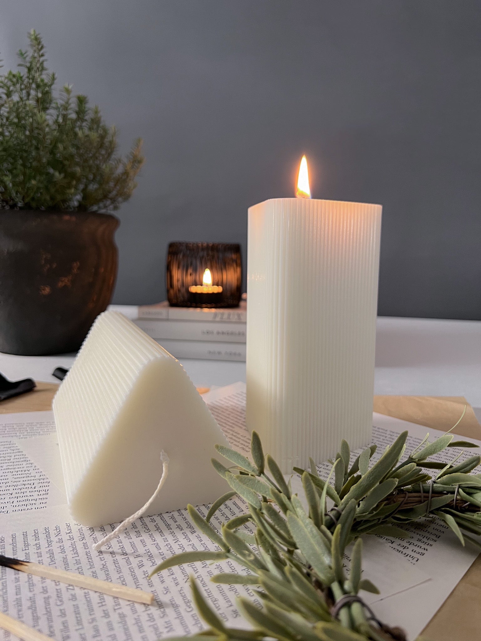 Triangular Ribbed Pillar – Mikoyaa